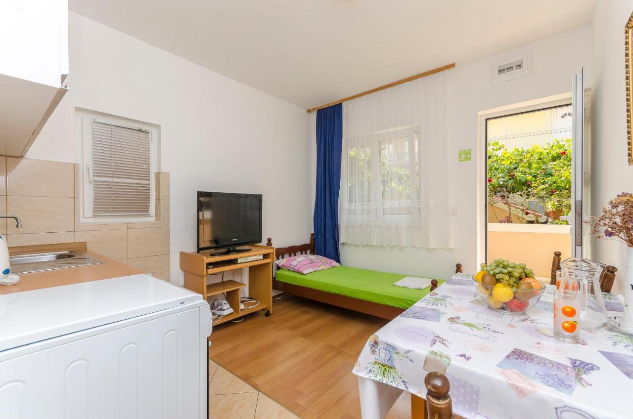 Apartments Mira I Vodice Exterior photo