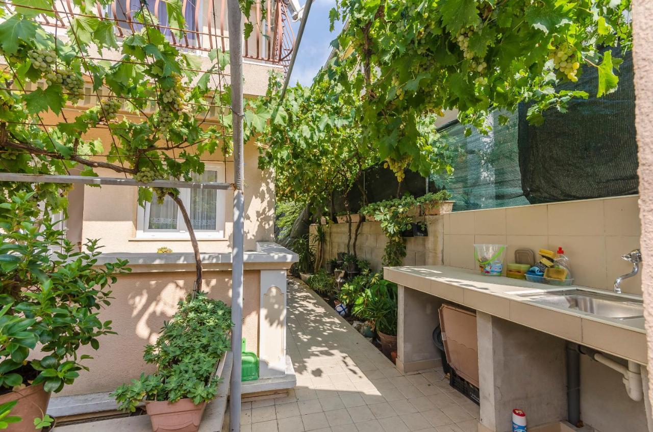 Apartments Mira I Vodice Exterior photo